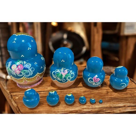 Vintage Russian 6" 'Matryoshka' Nesting Doll | 10 Piece Set | Hand Painted - Picture 4 of 4